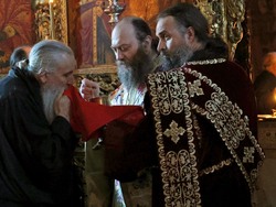 Гърция - Архимандрит Гавриил беше интронизиран като игумен на Зографския манастир в Света гора