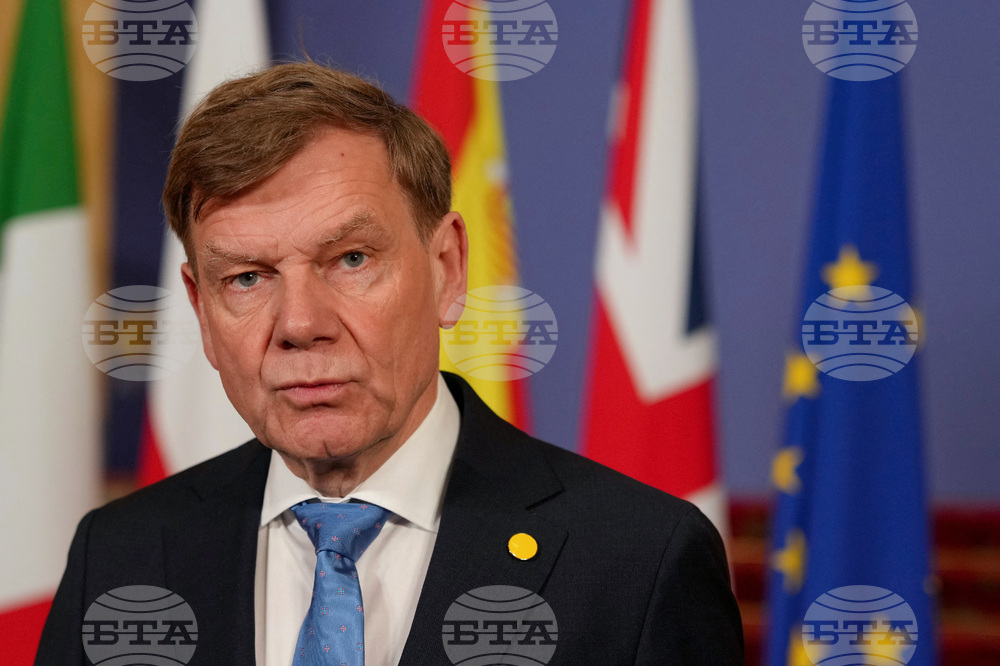 Берлин избегна въпрос за нови санкции срещу Русия и каза, че чака срещата в четвъртък в Турция