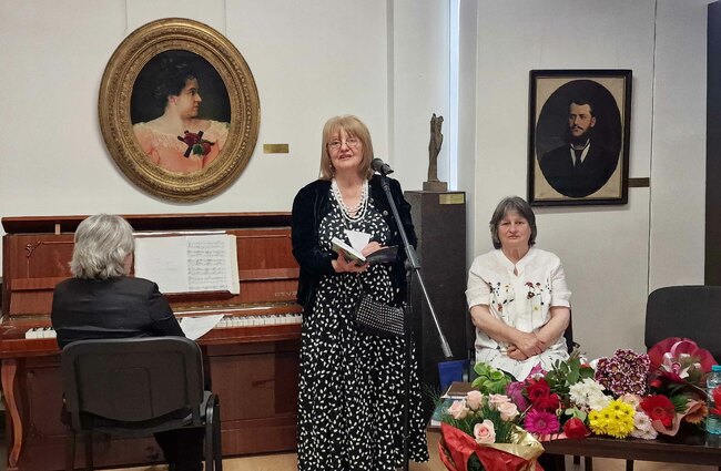 Веселка Колева представи книгата "Висине" в Художествена галерия "Николай Павлович"