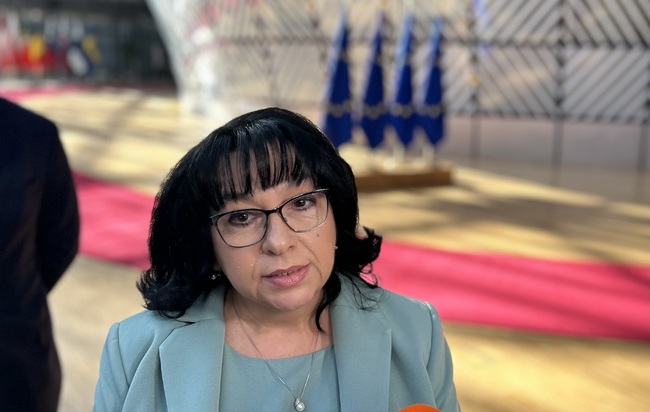 Финансовият министър Петкова потвърди присъединяването на България към еврозоната от 2026