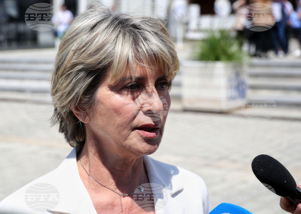 Olympic Committee Chair Lecheva Congratulates Worlds Silver Medalist Nikolova, Rhythmic Gymnastics Leadership