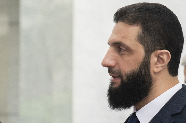 Сирийският президент е "отговорен за всяка една заплаха за Израел", каза израелският министър на отбраната