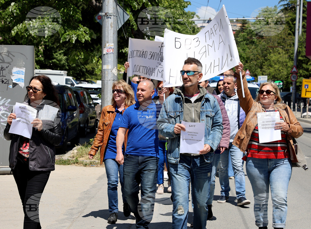 Варна - протест на работещи в БТА, БНТ и БНР