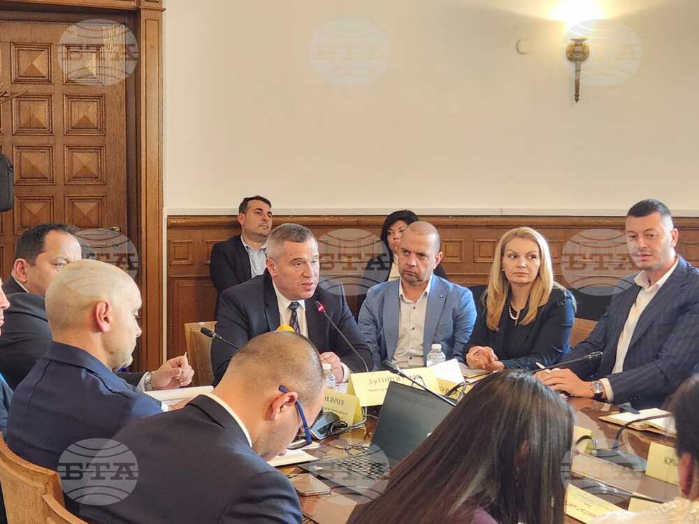 Министър Георги Тахов: В ход е учредяването на „Магазин за хората“ ЕАД