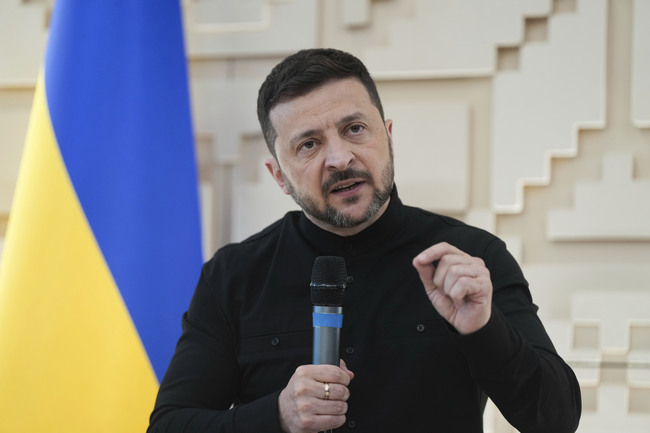 Володимир Зеленски каза, че украинските сили са си върнали контрола върху село Андреевка в Сумска област