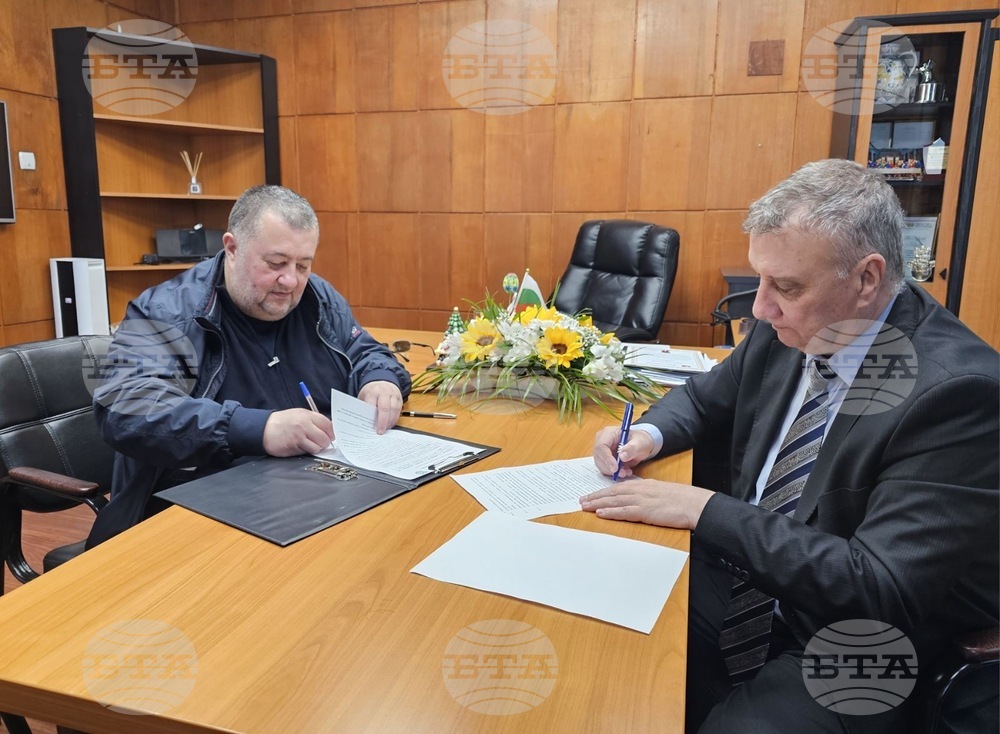 Община Своге подписа договор за сътрудничество с УНСС