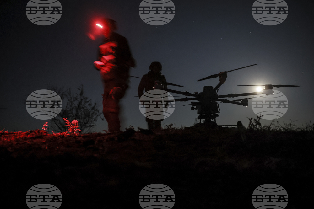 Украйна свали тази нощ 63 дрона, пуснати от Русия, съобщиха украинските ВВС