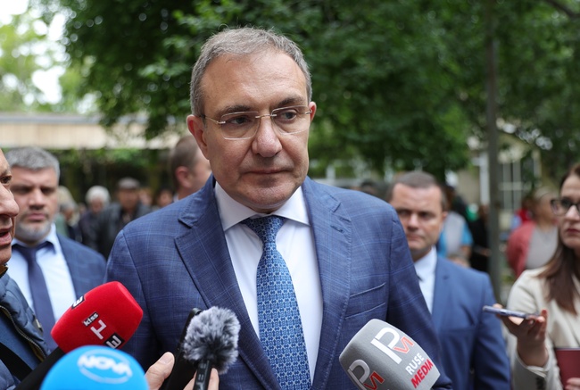 Няма да има пенсионна реформа, а надграждане на пенсионната система, каза социалният министър Борислав Гуцанов в Русе