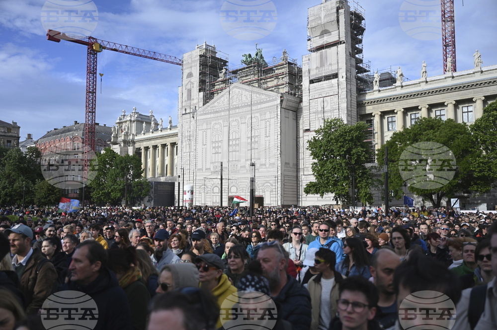 Около 15 000 се събраха на антиправителствен протест в Будапеща