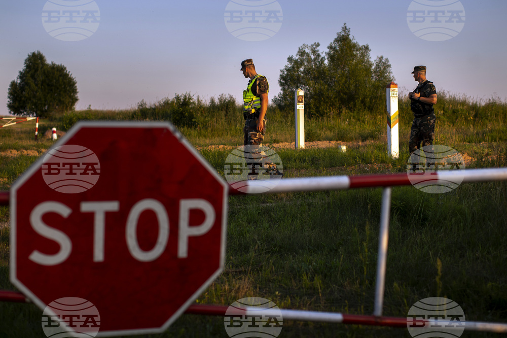 Литва затвори границата си с Беларус до 30 ноември заради балони с контрабандни цигари, обяви ги за "хибридна атака"