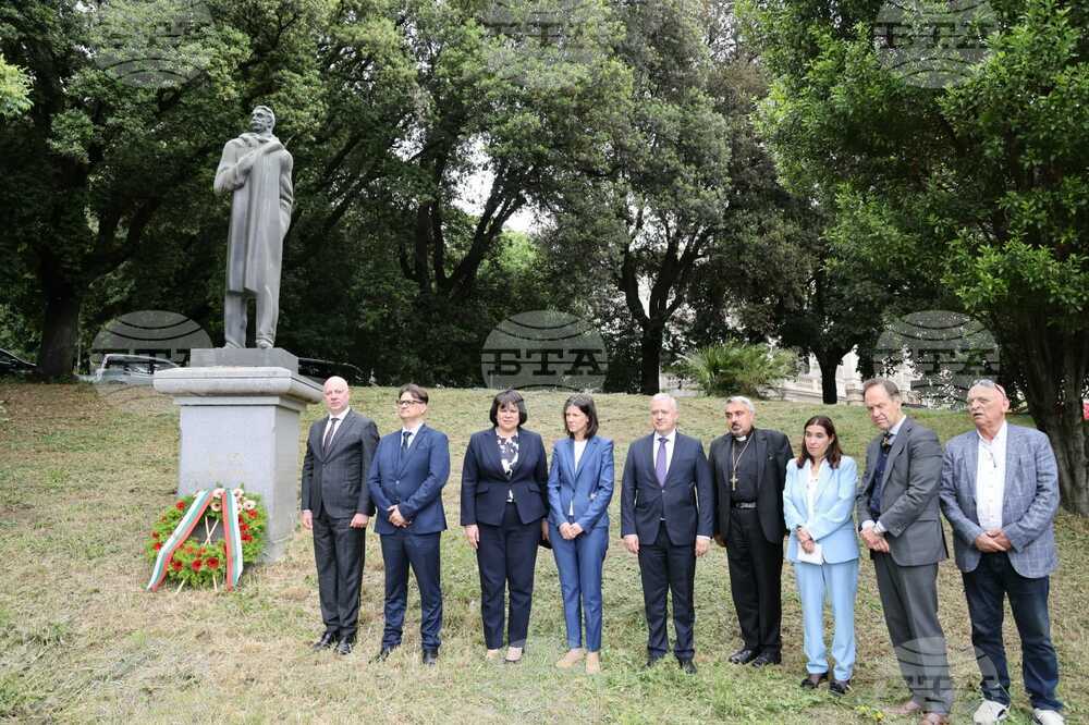 PM Zhelyazkov Pays Tribute to Ivan Vazov Monument in Rome