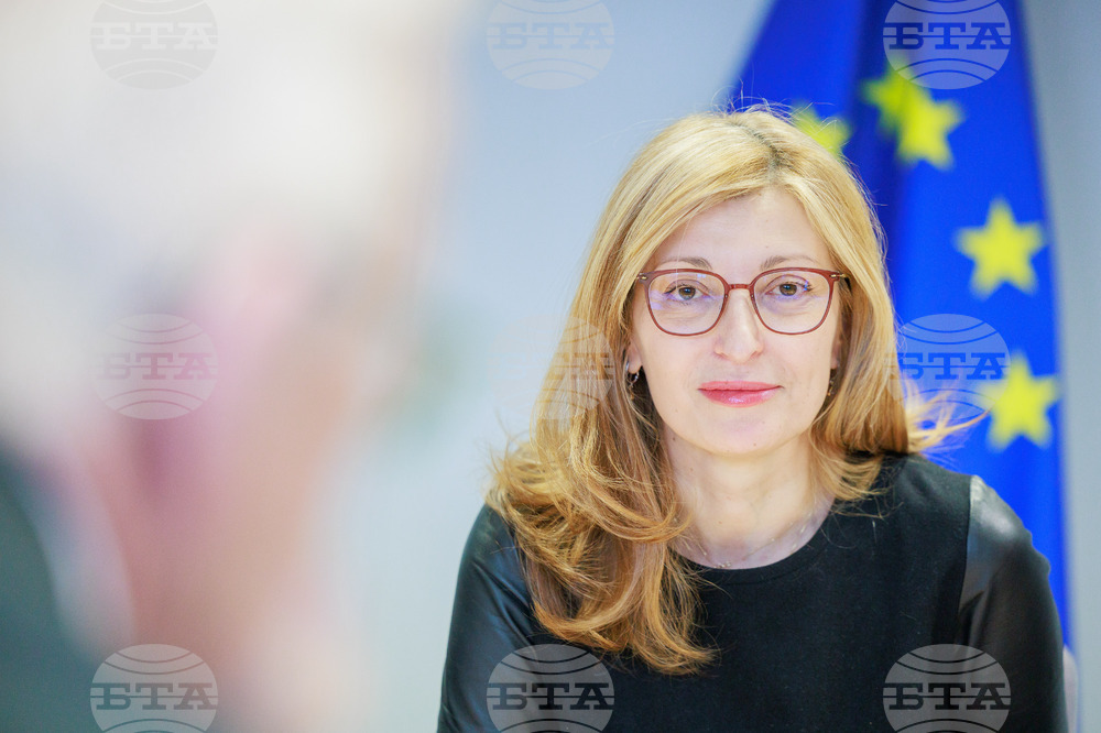 Науката и академичната свобода са заплашени, виждаме тревожни новини всеки ден, каза еврокомисар Екатерина Захариева