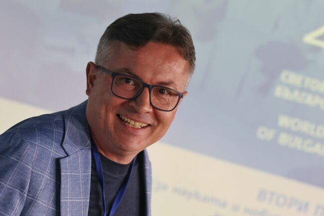 Журналистите, които не използват изкуствен интелект, ще бъдат заменени от тези, които използват, каза Иван Брайков