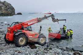 Day 50 - RSV 421 - Researchers and Reporters Reach Livingston Island
