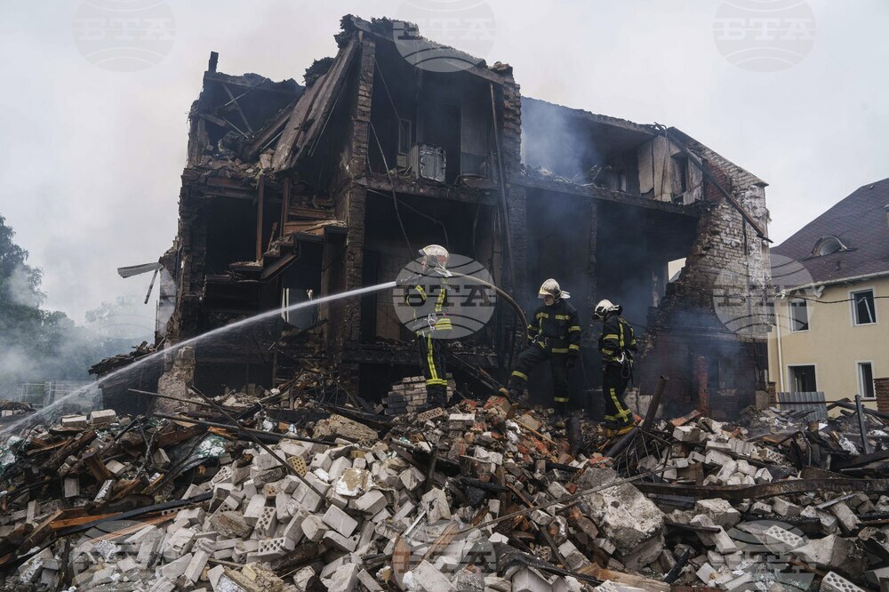 Киев твърди, че украински дронове са поразили обекти за производство на руско оръжие