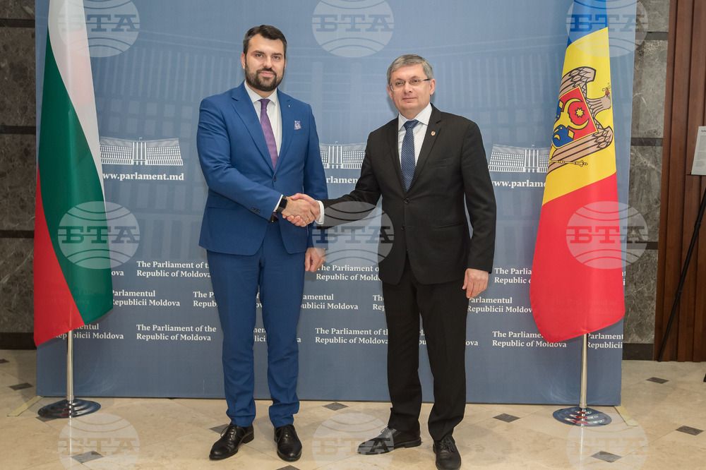 Bulgarian Foreign Minister Talks with Moldovan Parliament President in Chisinau