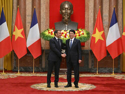 Vietnam France