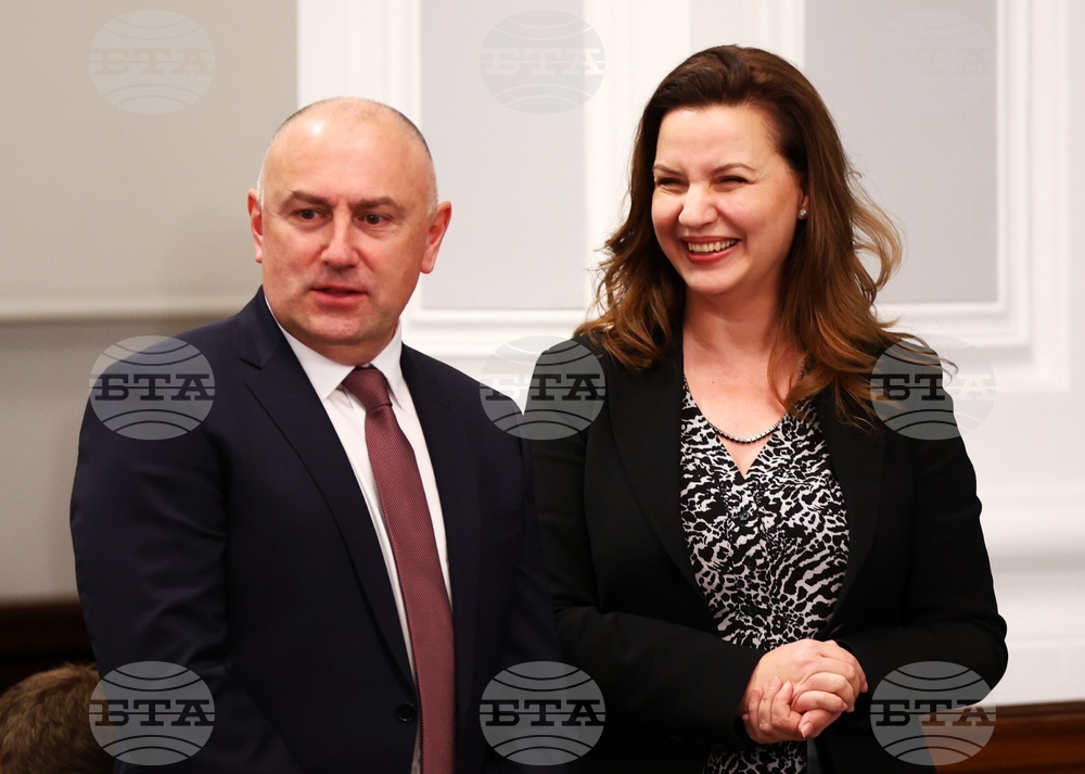 Дискусия на тема „Финансовата грамотност като фактор за инвестиции, доходи и еврозона"