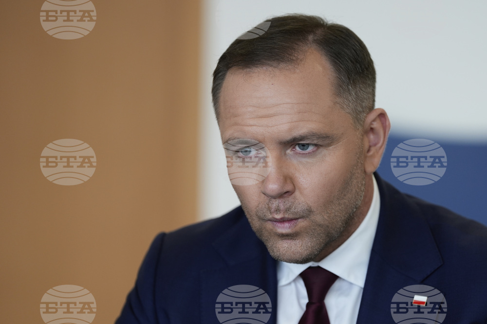 Избраният за полски президент Навроцки изрази остра позиция срещу премиера Туск