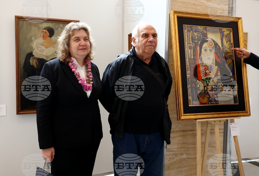 Картини от Художествената галерия в Казанлък, сред които и "Ахинора" на Иван Милев, гостуват на Народното събрание