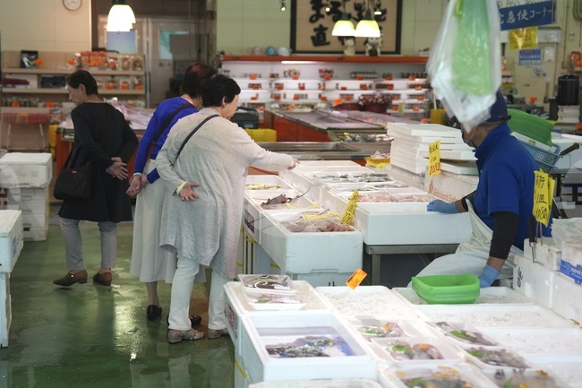 Китай вдигна близо двегодишната забрана за внос на морски продукти от Япония заради отпадъчните води от Фукушима