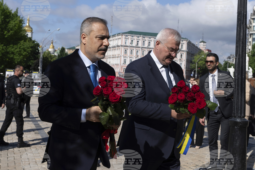 Турският външен министър се срещна с президента на Украйна