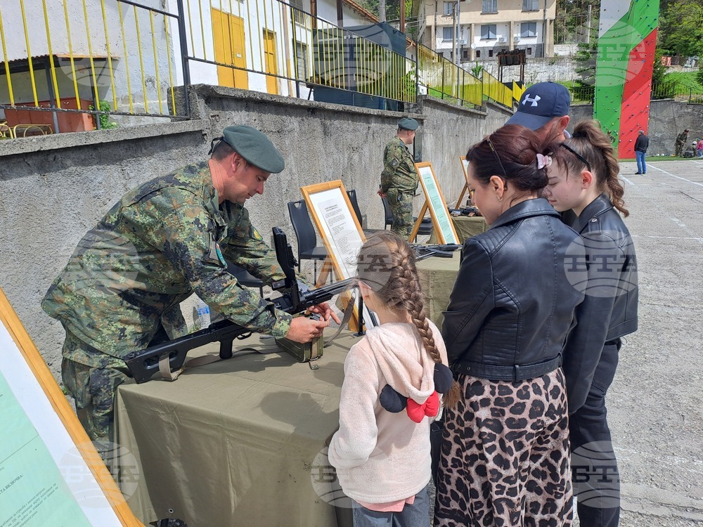 Ден на отворените врати организира 101-ви Алпийски полк в Смолян по случай Деня на детето