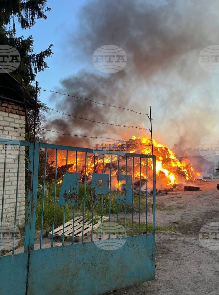Нова украинска атака с дронове в Курска област предизвика пожари в частни домове, съобщиха местните власти