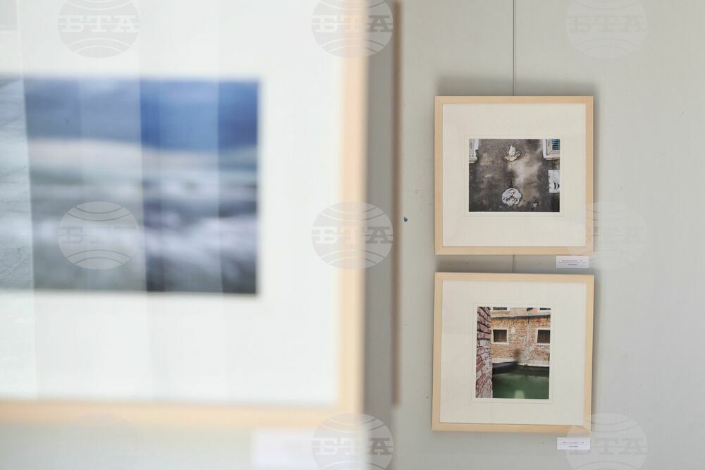 Бургас - Карина Попова - изложба фотография и рисунки