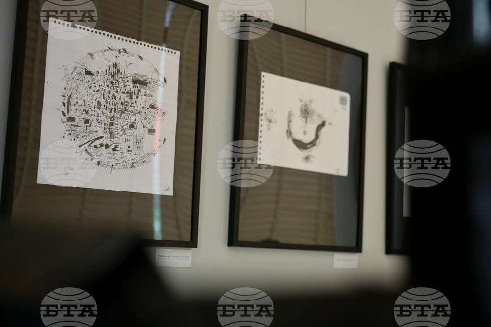 Бургас - Карина Попова - изложба фотография и рисунки