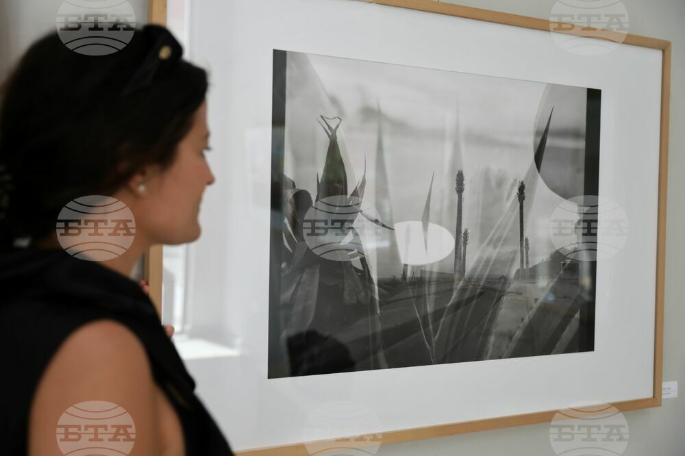 Бургас - Карина Попова - изложба фотография и рисунки