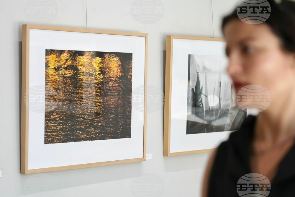 Бургас - Карина Попова - изложба фотография и рисунки