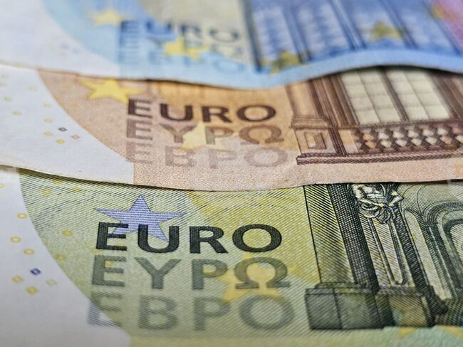 Пътят на еврото у нас: Националната информационна кампания премина през Бургас, Стара Загора и Пловдив в първата си седмица