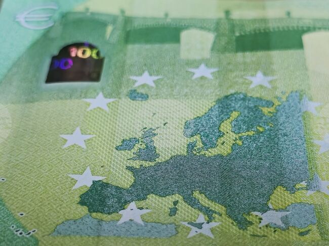 Пътят на еврото у нас: Националната информационна кампания обхвана пет областни градове във втората си седмица