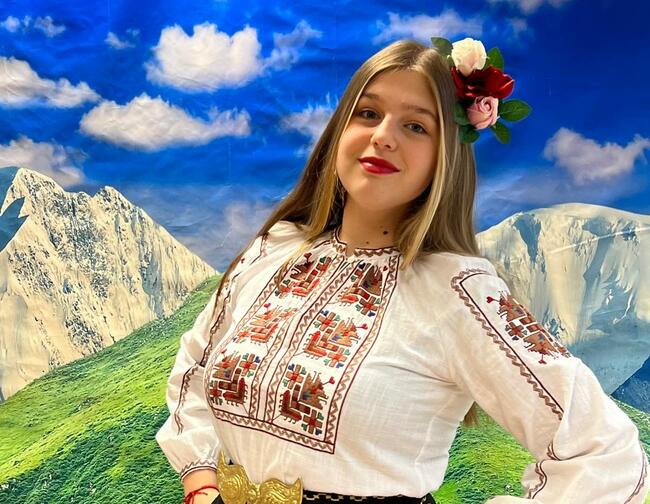 Певицата Александра Ружинска от Памплона ще вземе участие в десетото издание на пътуващия събор „На мегдана на другата България“ в Лион