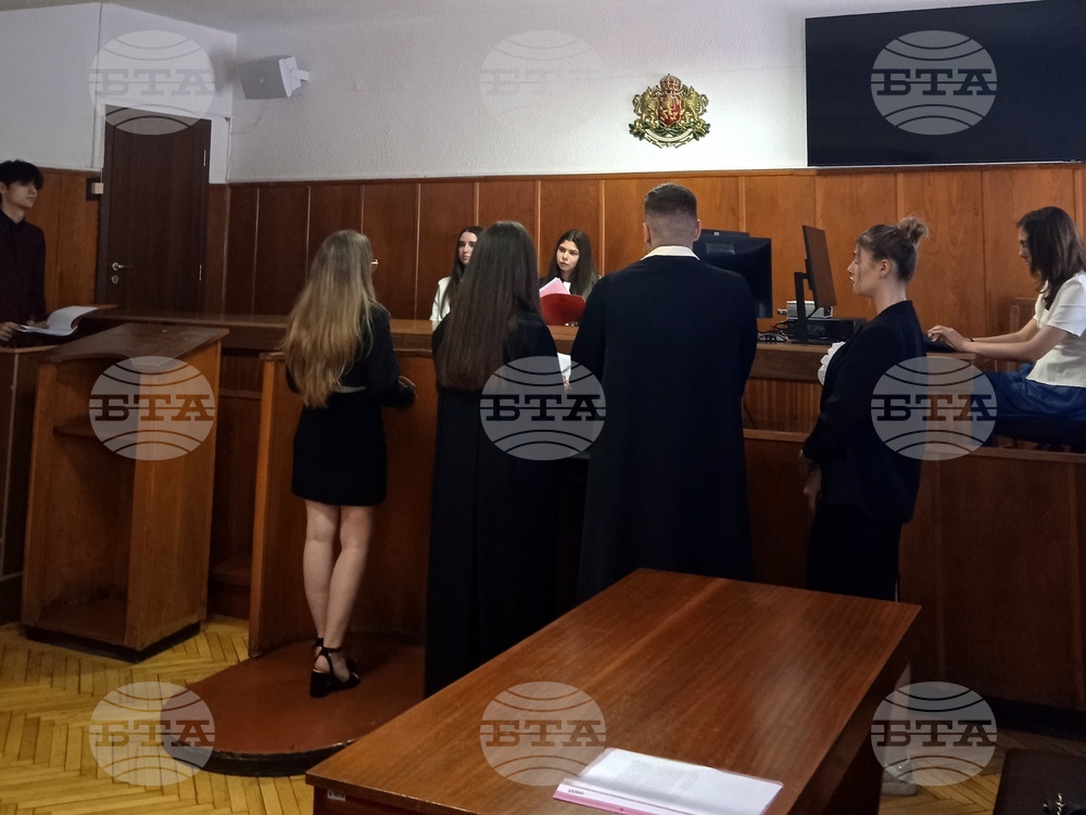 Десетокласници от Монтана участваха в симулативен съдебен процес