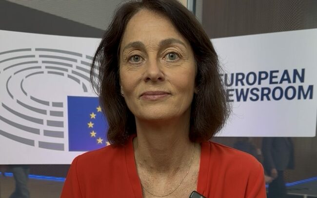 Европейски нюзрум: Крайнодесните алианси и дезинформацията са предизвикателство за демокрацията в ЕС, казва евродепутатката Катарина Барли