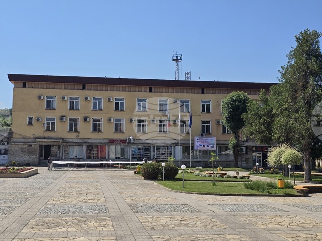 Град Искър посреща своя празник с концерти и заря