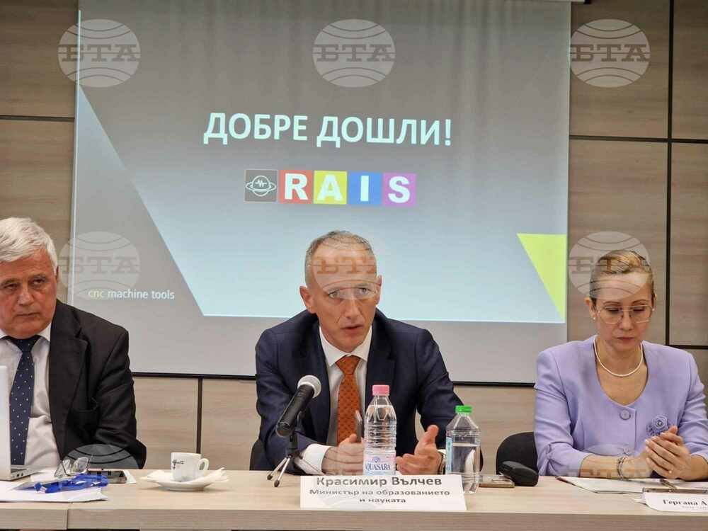Education Minister: Biggest Economic Losses Will Come If We Fail to Provide Skilled Workers