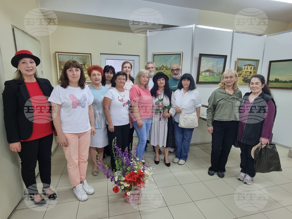 Държавният архив в Перник проведе традиционното "Арт кафе" и представи изложба с картини на художника Александър Неговански