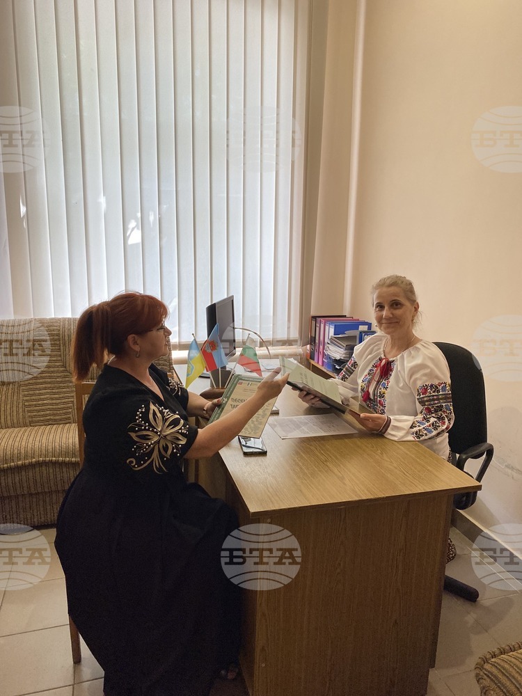 Центърът за българска култура в Болград получи сборник с български народни песни от село Табаки