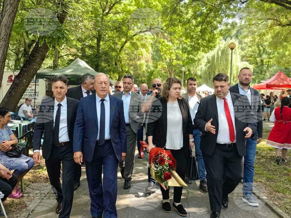 Атанас Зафиров: Вие сте нашата надежда – децата, които пазят българския дух