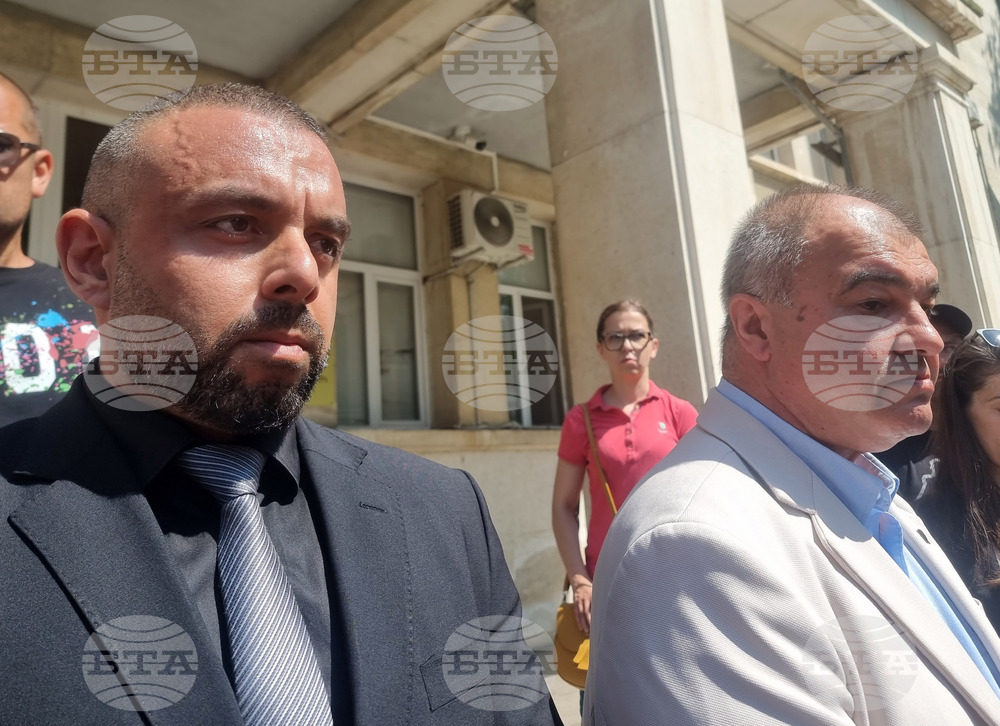 Данните от аутопсията на починал млад мъж във Варна сочат, че няма данни за насилие, каза окръжният прокурор