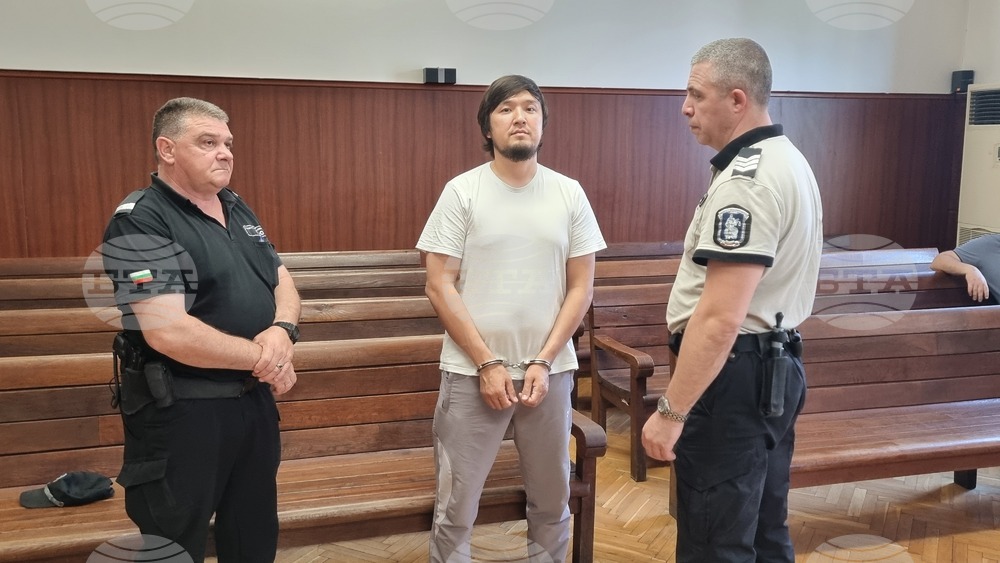 Съдът в Хасково остави в ареста за 40 дни казахстански гражданин, издирван за нелегални оръжия и организиране и участие в масови безредици