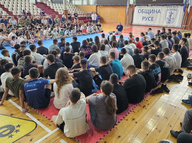 Да използват уменията си за добро и защита, а не за агресия призова децата от клубове по бойни спортове кметът на Русе