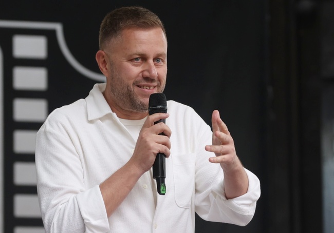 Носорог в банята е метафора за всички неочаквани, неизвестни и изненадващи събития, каза журналистът Георги Милков