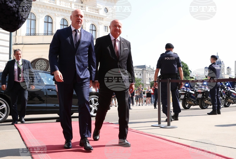 Bulgarian PM Arrives on Official Visit to Vienna