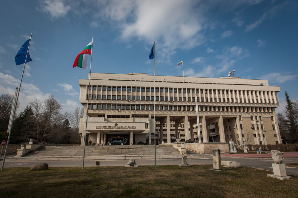Foreign Ministry Condemns Vandalism Against Synagogue in Varna, Monument of Gratitude in Burgas