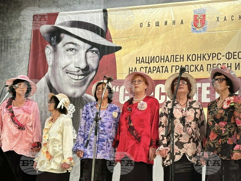 Вокална група "Нежни думи" спечели първа награда на Националния конкурс фестивал "С песните на Ари" в Хасково
