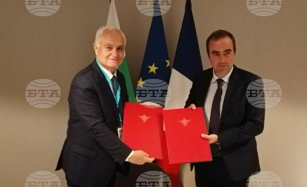 Министрите на отбраната на България и Франция Атанас Запрянов и Себастиен Льокорню подписаха рамково споразумение за съвместно придобиване на нови трикоординатни радари